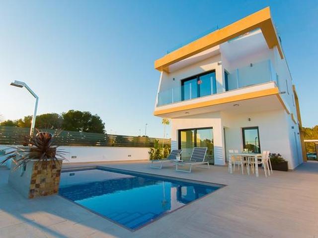 Villas de obra nueva, situadas en una zona fantástica, en pr. m² Pilar de la Horadada