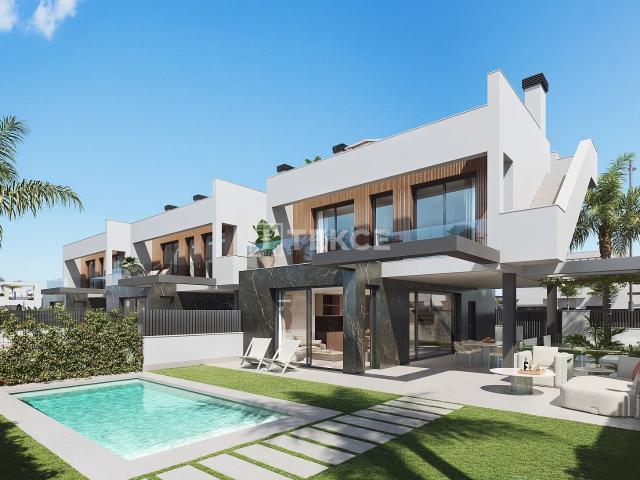 Villas de lujo con solárium en azotea y piscinas en Torre Pacheco