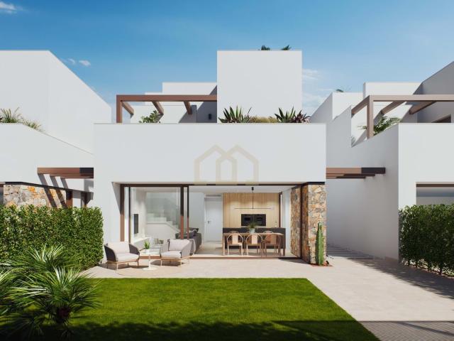 Villas de nueva construcción en un exclusivo complejo cerrado en Murcia, cerca de la playa del Mar M