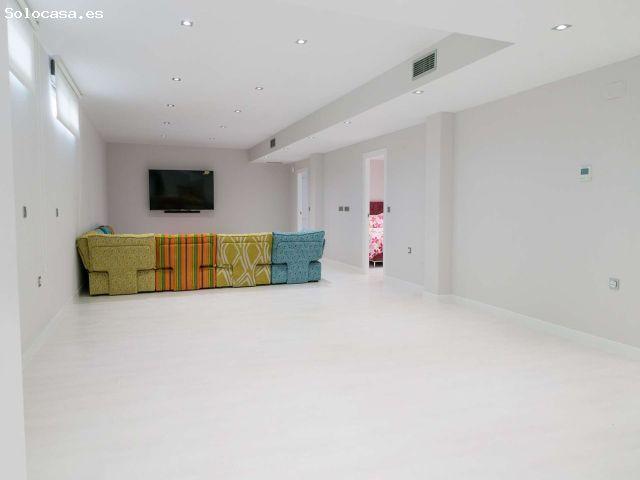 Villas independientes con amplio sótano, solarium y piscina privada en Orihuela Costa