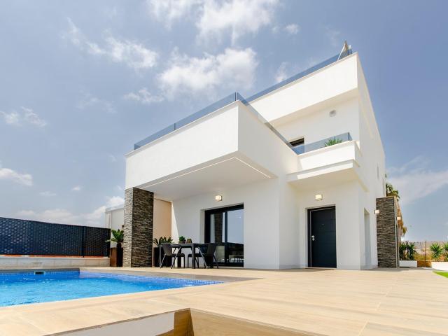 Villas independientes ubicadas junto al campo de golf Vistab. 139m² Urbanizacion entre naranjos