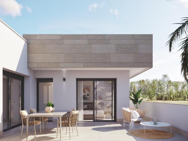Villas modernas de obra nueva a 750 metros del mar en Santiago de la Ribera