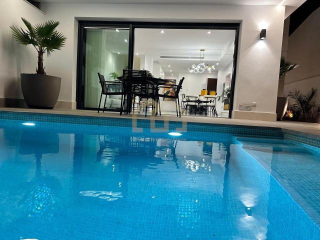 Villas modernas de nueva construcción en venta en San Pedro del Pinatar cerca de la playa