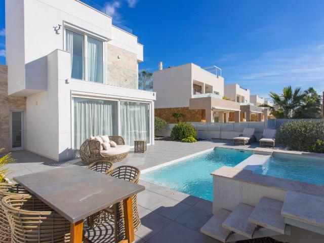 Villas modernas situadas en Aguas Nuevas, Torrevieja, Costa. 143m² Torrevieja