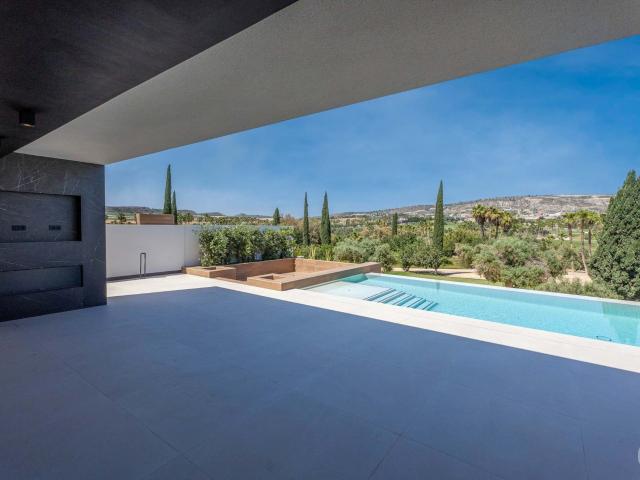 Villas Mustique y Aruba – Exclusividad y lujo en La Finca Resort, Costa Blanca Sur