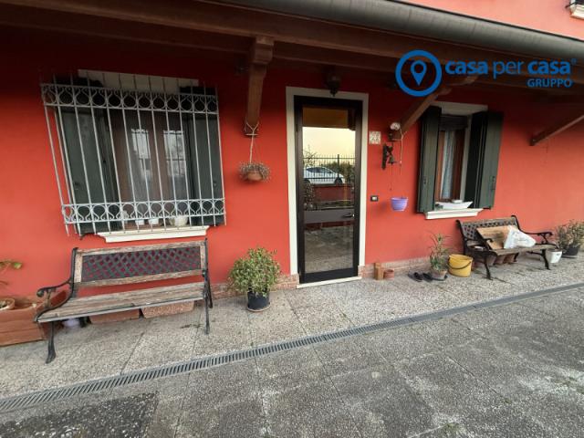 Villaschiera QUADRILOCALE in affitto a Adria Ro