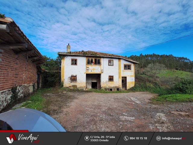 Villaviciosa. En venta casona de piedra, que necesita rehabilitación