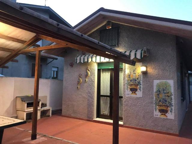 Villa/villetta in vendita a Fano via degli schiavoni 29, Sassonia