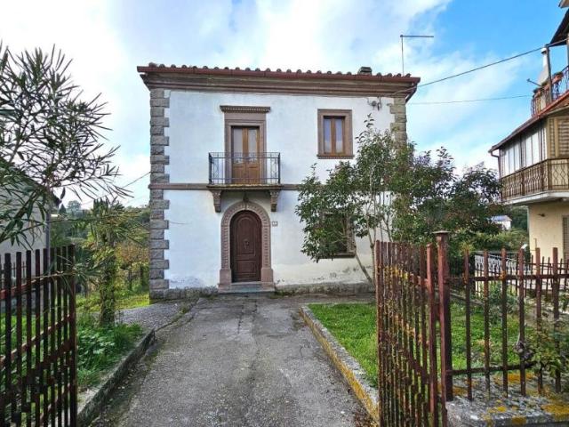 Villa/villetta in vendita a Soriano nel Cimino via Vittorio Emanuele III, Chia