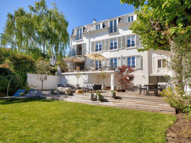 Ville d'Avray PARC DE SAINT CLOUD Propriété de 260 m² Terrain de 820 m²