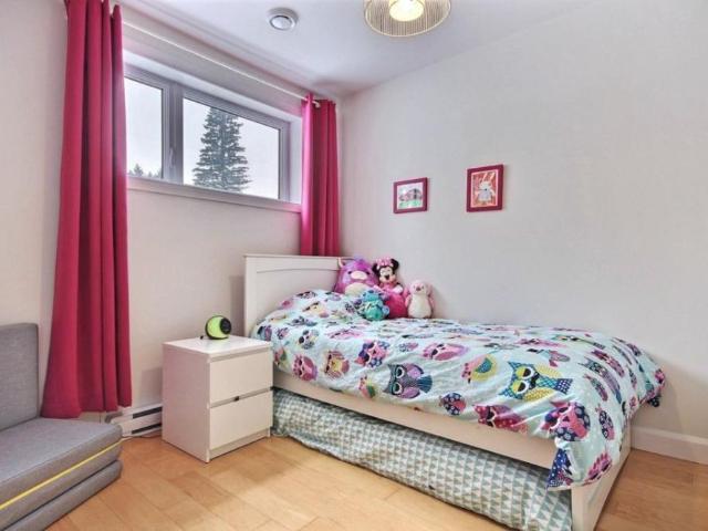 Ville de Québec, 4 1/2 spacieux à Ste foy, cour arrière privée avec terrasse