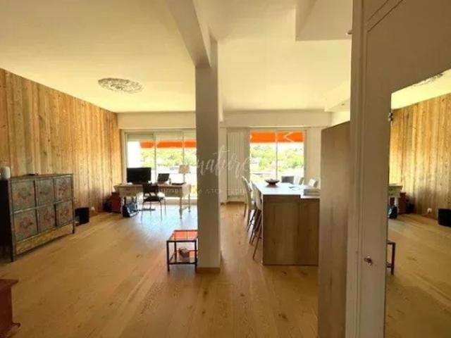 VILLE D'ETE APPARTEMENT T3 TRAVERSANT