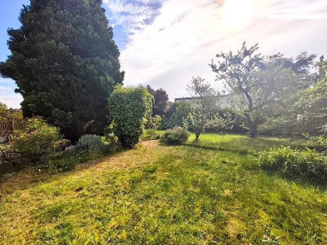 VILLEMOMBLE
