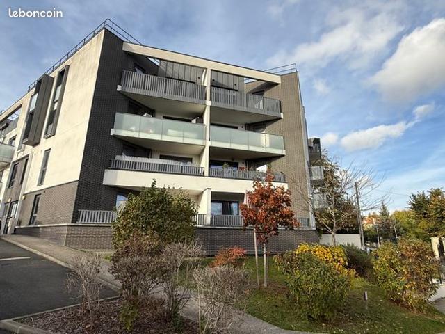 Villemomble PROCHE GARE F2 avec balcon