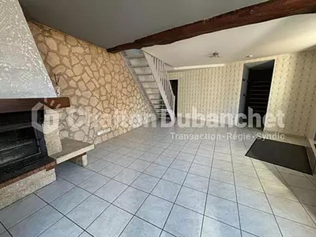 Villemontais 42155 Location maison 4 pièces t4 terrasse cave
