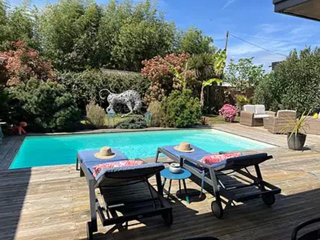 Villenave d'Ornon 33140 Achat / Vente maison 8 pièces t8 au dernier étage parking