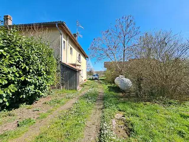 Villeneuve de Marsan 40190 Achat / Vente maison 7 pièces t7 au dernier étage