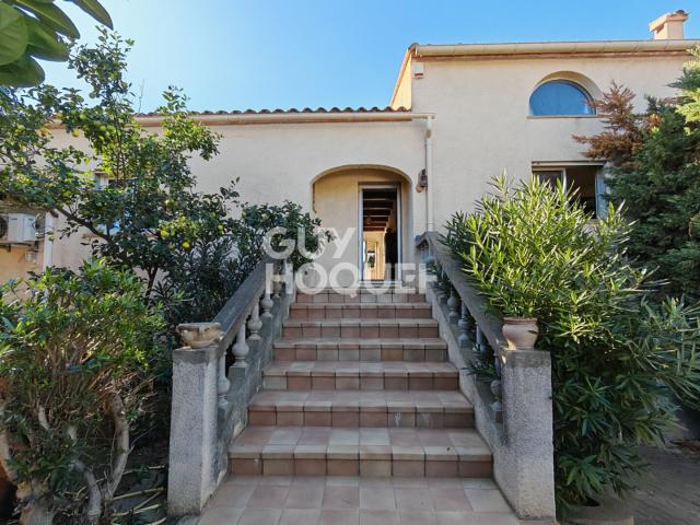 Villeneuve De La Raho Maison familiale, 6 pièces sur 1219m². 202m² Villeneuve de la Raho