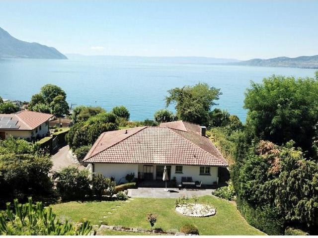 Villeneuve – Grundstück mit Seeblick, großes Grundstück und Zweitwohnsitz erlaubt