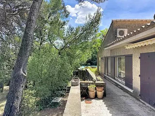 Villeneuve lès Avignon 30400 Achat / Vente maison 7 pièces t7 piscine jardin