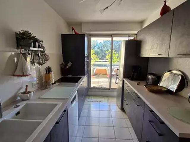 Villeneuve lès Avignon 30400 Achat / Vente appartement 3 pièces t3 au dernier étage terrasse