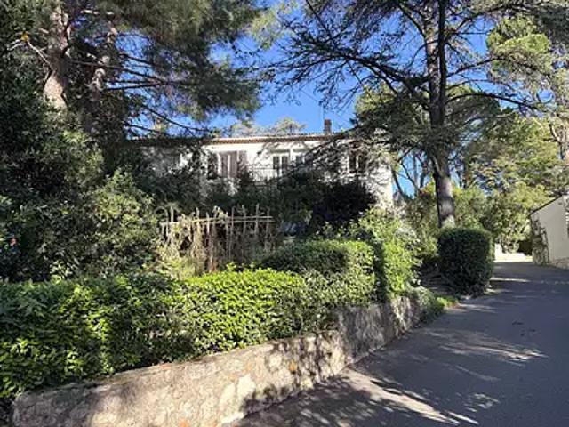Villeneuve lès Avignon 30400 Achat / Vente appartement 4 pièces t4 au dernier étage terrasse