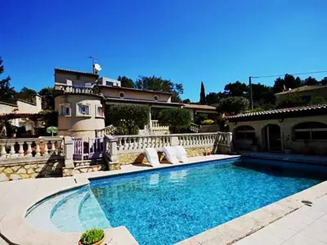 Villeneuve lès Avignon 30400 Location maison 6 pièces t6 piscine