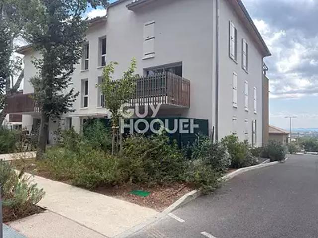 Villeneuve lès Avignon 30400 Location appartement 2 pièces t2 terrasse