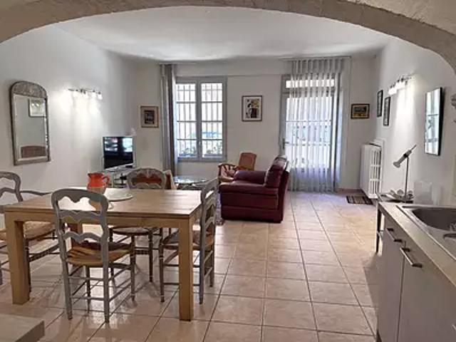 Villeneuve lès Avignon 30400 Location appartement 3 pièces t3 parking