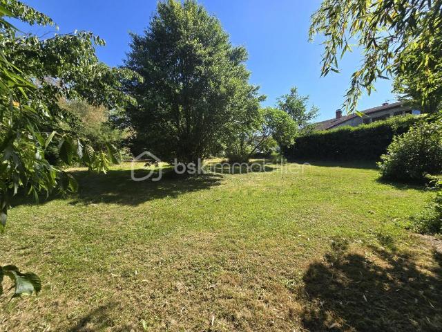 Villeneuve les Cerfs Vente Terrain 63