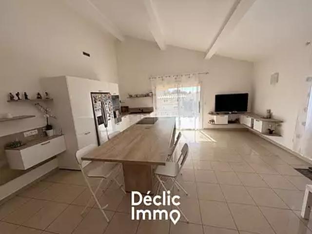 Villeneuve lès Maguelone 34750 Achat / Vente maison 4 pièces t4 au dernier étage terrasse