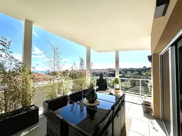 Villeneuve Loubet 06270 Achat / Vente appartement 3 pièces t3 au dernier étage piscine