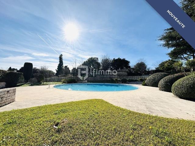 Villeneuve Loubet, 2 pieces dernier etage avec parking et cave