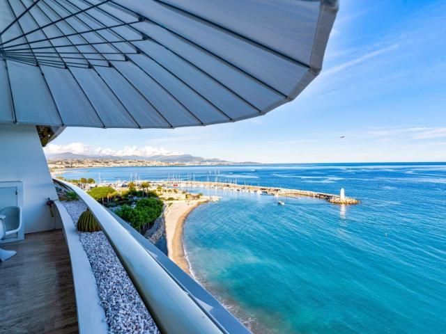 VILLENEUVE LOUBET APPARTEMENT 2P 55 m² + VUE MER + TERRASSE