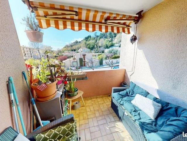 Villeneuve Loubet. Appartement de 3p, 65m2, 350000