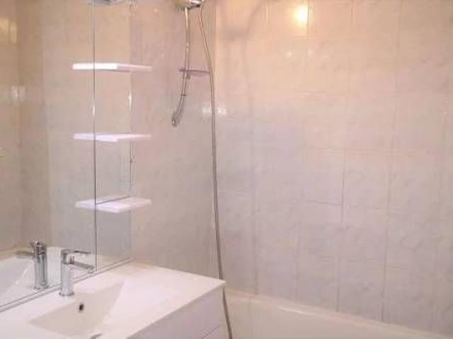 VILLENEUVE LOUBET F2 meublé de 30m2 avec terrasse, piscine et parking