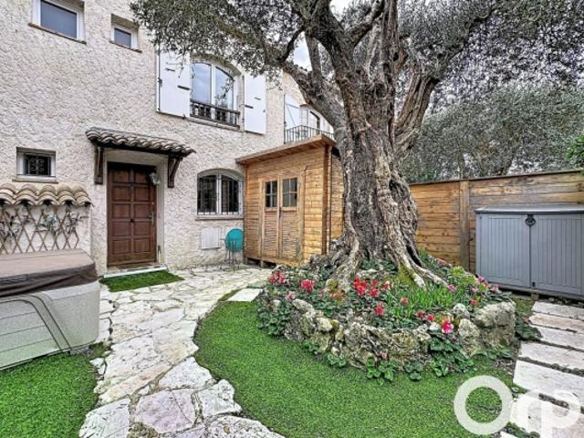 Villeneuve Loubet Maison 4 pièces 110 m2 piscine gardien jardin stationnement