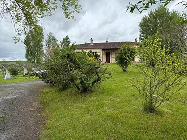 Villeneuve sur Lot 47300 Achat / Vente maison 4 pièces t4 au dernier étage piscine