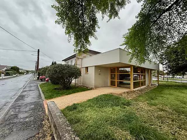 Villeneuve sur Lot 47300 Location divers 1 pièce au dernier étage
