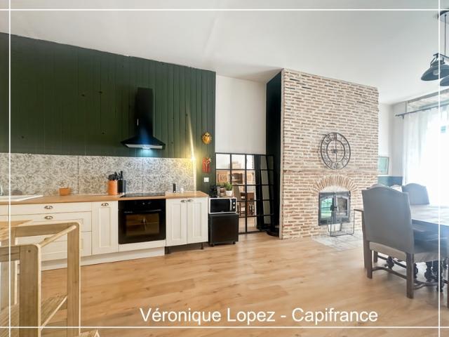 VILLENEUVE SUR LOT, hyper centre, bel appartement T4 avec balcon filant
