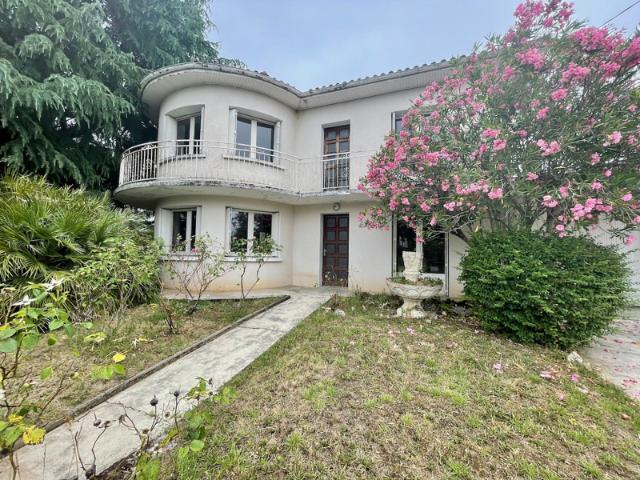 VILLENEUVE SUR LOT, maison avec 5 chambres, garage et jardi