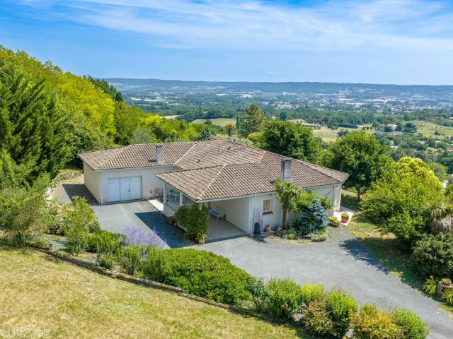 Villeneuve Sur Lot, Maison De Plain Pied Avec Vue Exceptionn. 160m² Villeneuve sur Lot