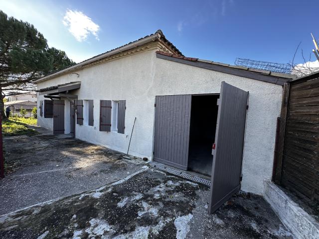 VILLENEUVE SUR LOT, quartier EYSSES, maison F3 de plain pied avec jardin et garage