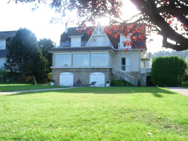 VILLENNES SUR SEINE 8 pièces 205 m2