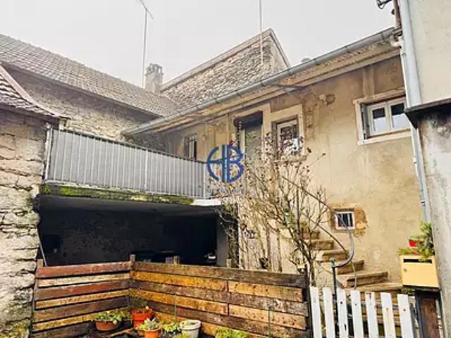 Villebois 01150 Achat / Vente maison 3 pièces t3 au dernier étage cave