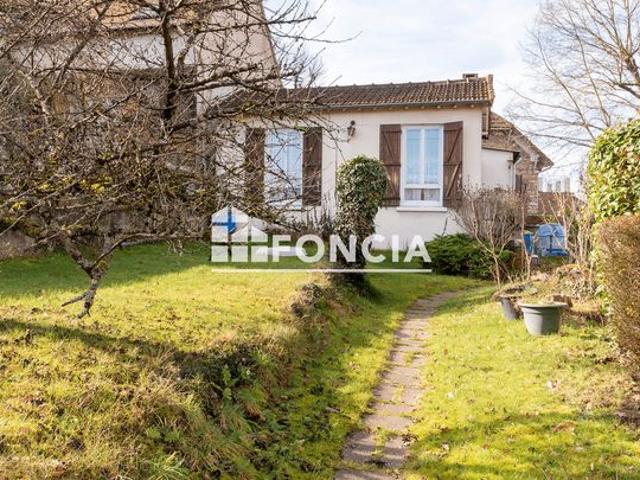 VILLEBON: PLAIN PIED DE 77 m² – POTENTIEL & EMPLACEMENT PRIVILÉGIÉ
