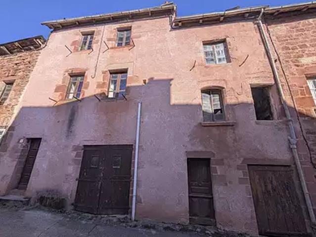 Villecomtal 12580 Achat / Vente maison 5 pièces t5 au dernier étage cave