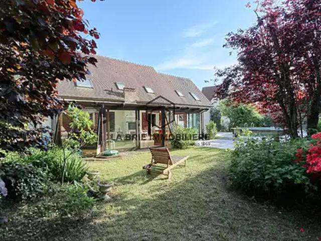 Villecresnes 94440 Achat / Vente maison 8 pièces t8 piscine terrasse