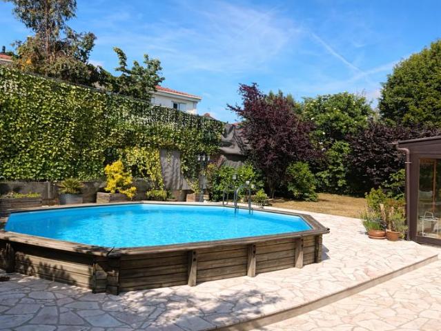 Villecresnes: maison 5 chambres avec véranda et piscine