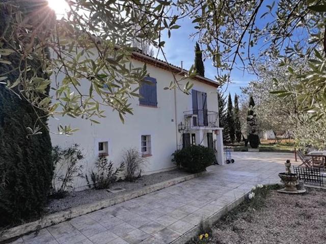 VILLECROZE Superbe Bastide avec dépendance et piscine, terrain, bois et calme